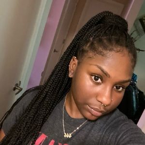 Meet your Posher, Bobbie